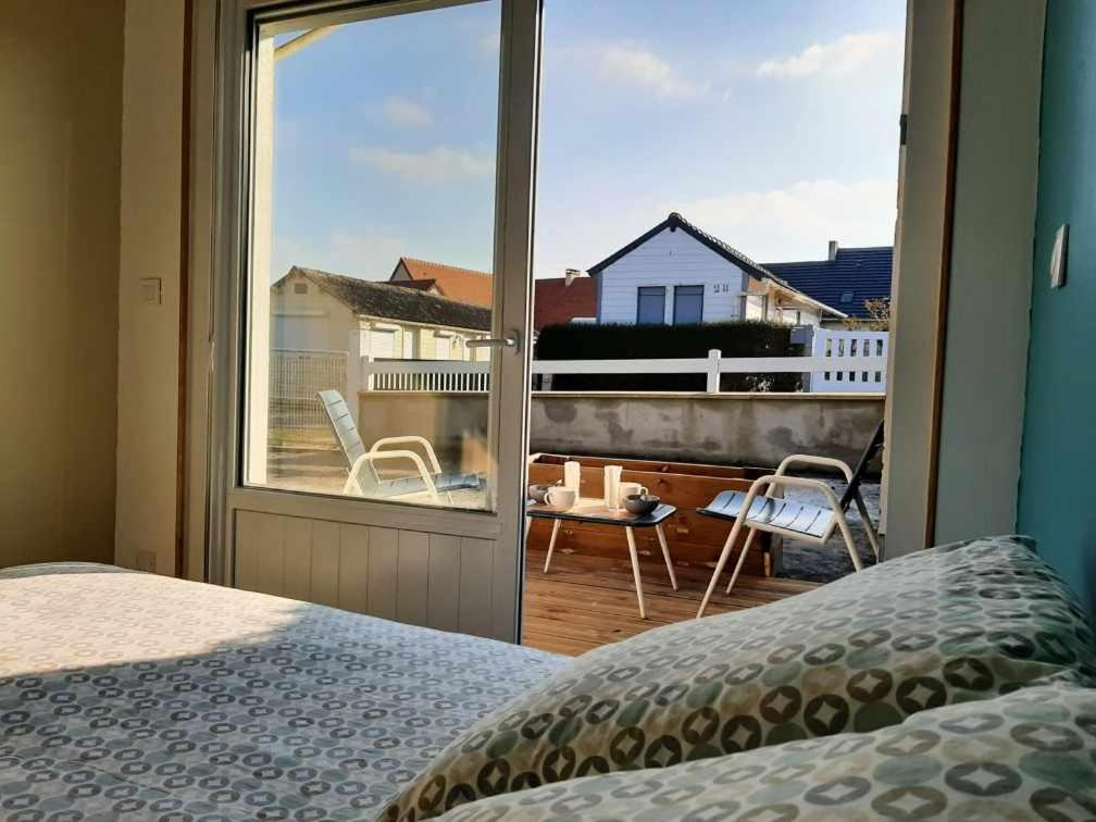 Les Heures Tranquilles - Vue Mer - 50M De La Plage Saint-Côme-de-Fresné Exteriör bild
